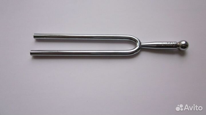 Струны для гитары (6); камертон