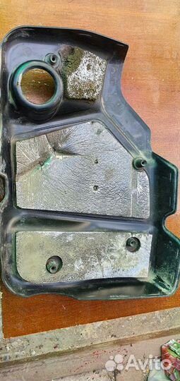 Кожух пластиковый двигателя ваз 8клап