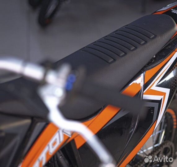 Мотоцикл jhlmoto JHL LX1