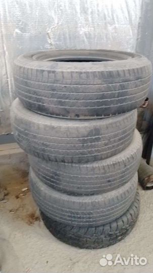 Bridgestone Dueler H/T 684II 265/65 R17