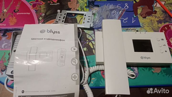Цветной видиодомофон blyss m224w