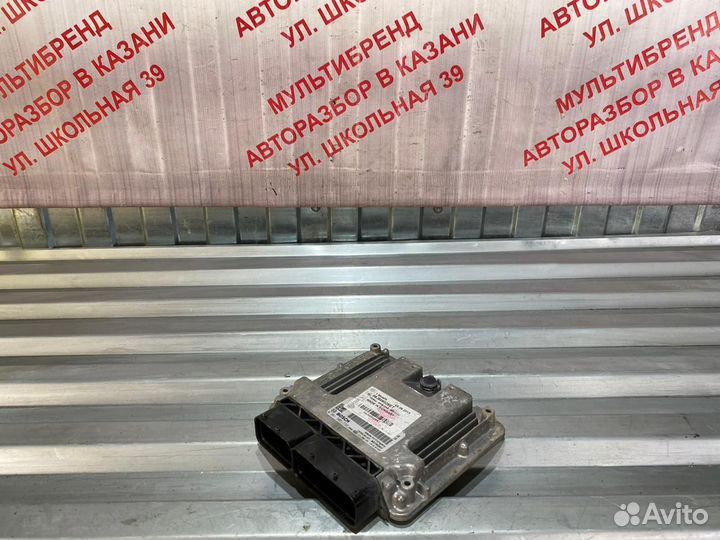 Блок управления двигателем Пассат CC 1.8