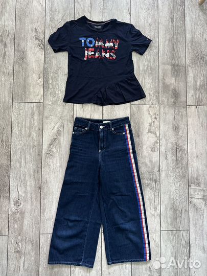 Джинсы и футболка