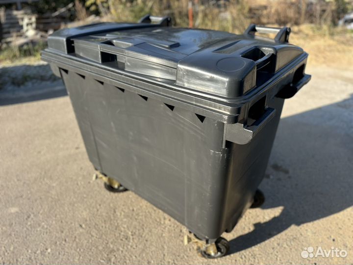 Бак мусорный пластиковый 1100 л