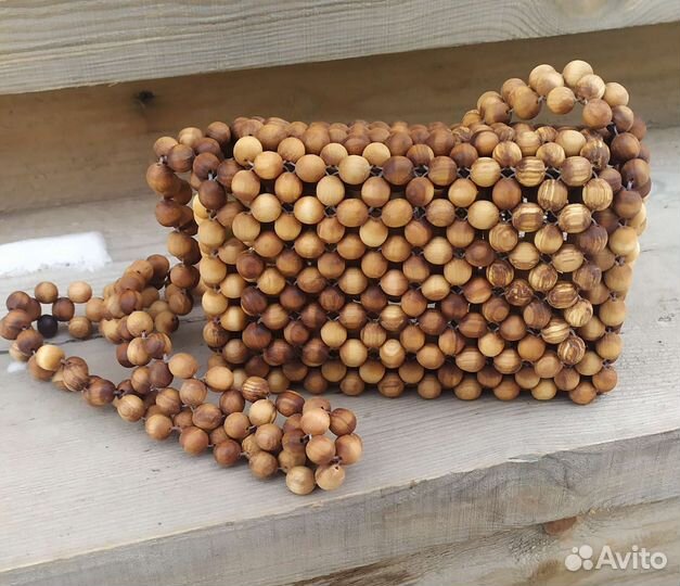 Сумка из деревянных бусин