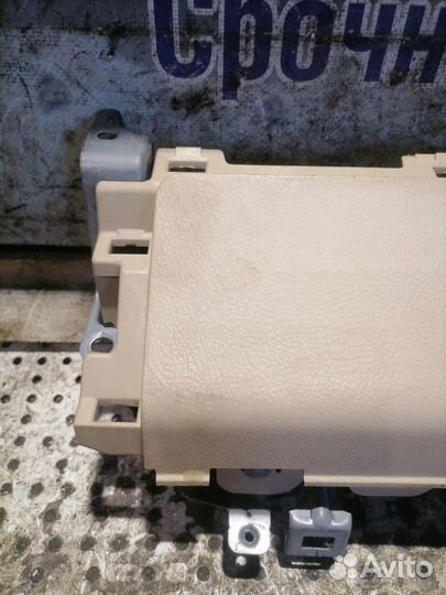 Подушка безопасности в торпедо Toyota Alphard II 2