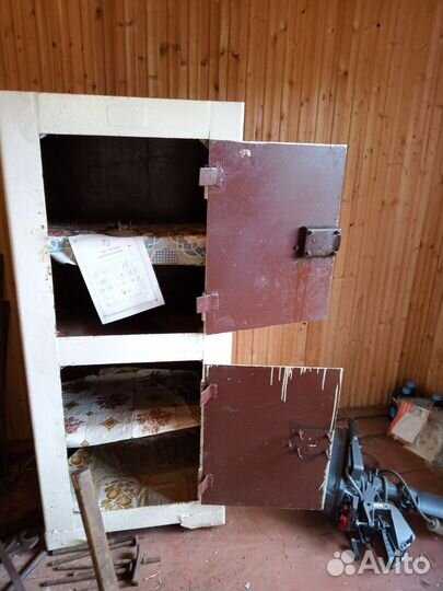 Сейф металлический заводской