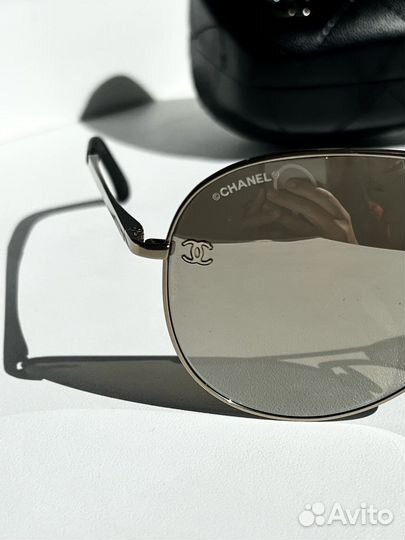 Солнцезащитные очки Chanel
