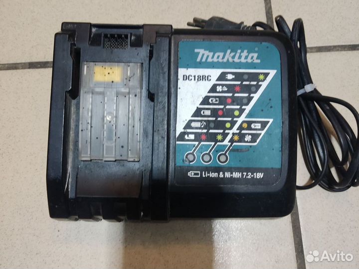 Зарядка для шуруповерта Makita