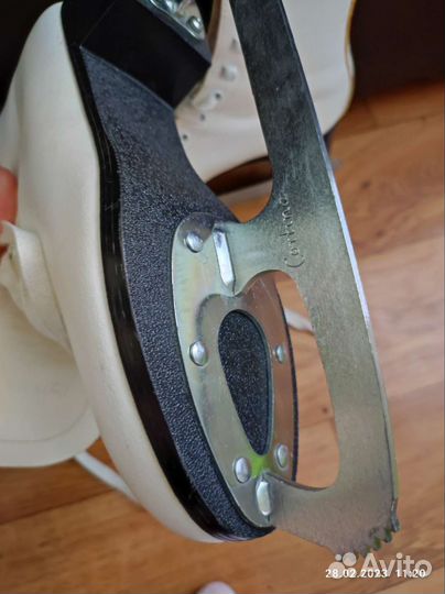 Коньки фигурные