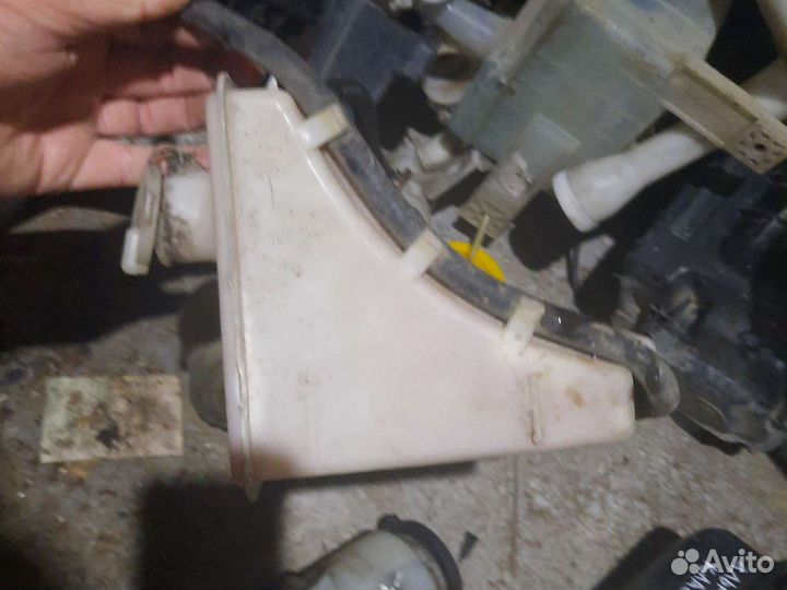 Бачок гура расширитель бачок Geely MK Lifan Solano