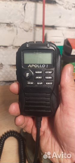 Автомобильная рация с антенной и усилителем