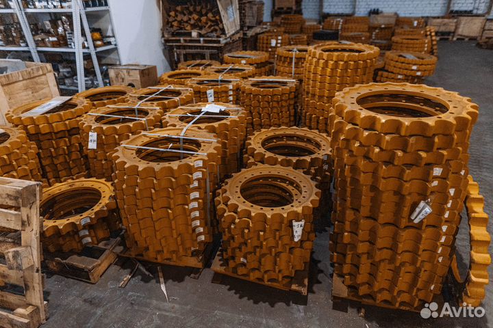 Звездочка HY81EM10012ET R250LC-7 CH