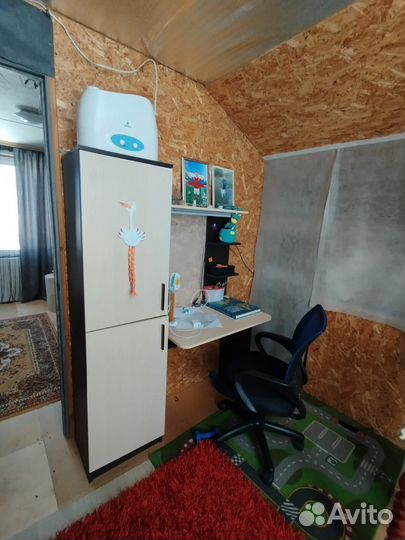 Письменный стол для школьника