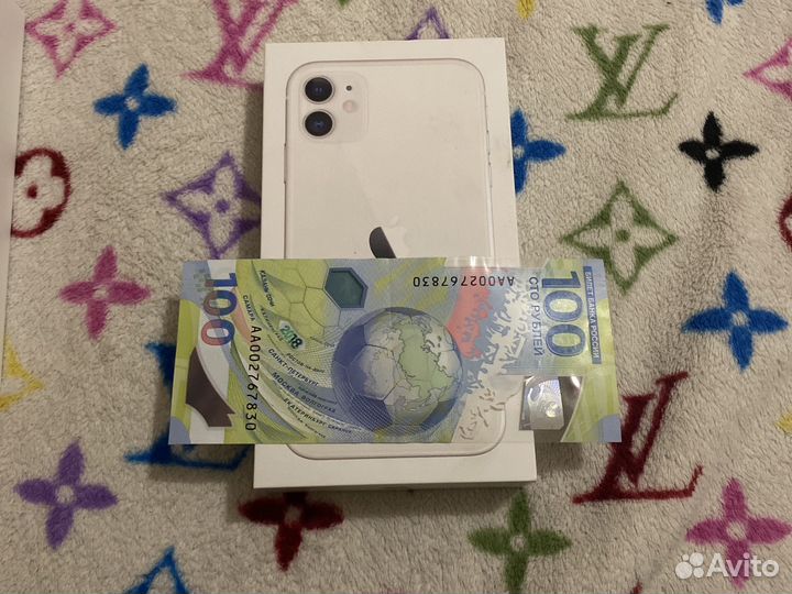 Купюра 100 рублей футбол