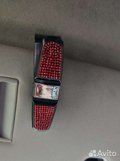 Держатель очков