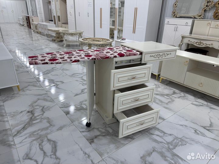 Гладильная доска с выдвижными ящиками