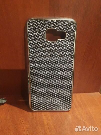 Чехлы на телефон