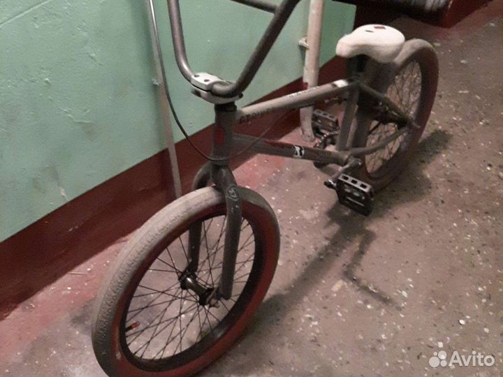 Велосипед бу bmw+гироскутер+скейт+ коньки хоккейн