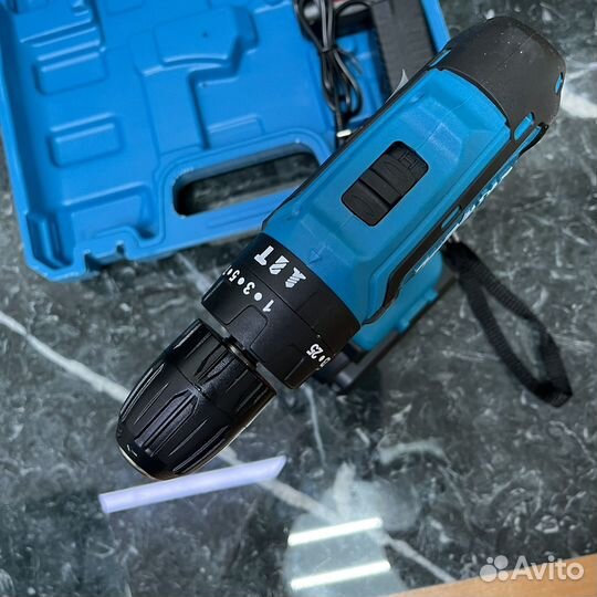 Шуруповерт makita 26v ударный с насадками