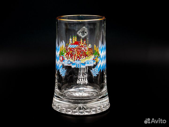 Две пивные кружки и оригинальный графин с чёртиком