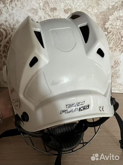 Хоккейный шлем