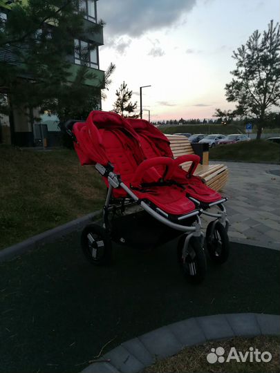 Коляска для двойни bumbleride indie twin