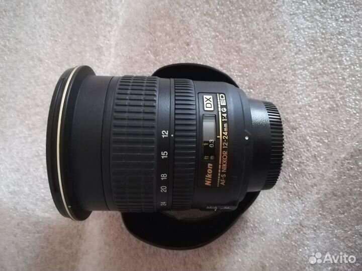 Объектив Nikon 12-24