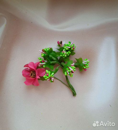 Цветы искусственные из ткани с тычинками