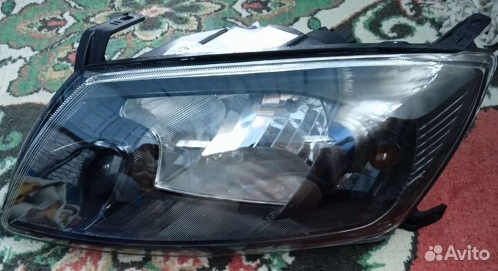 Фары на авто лада Гранта
