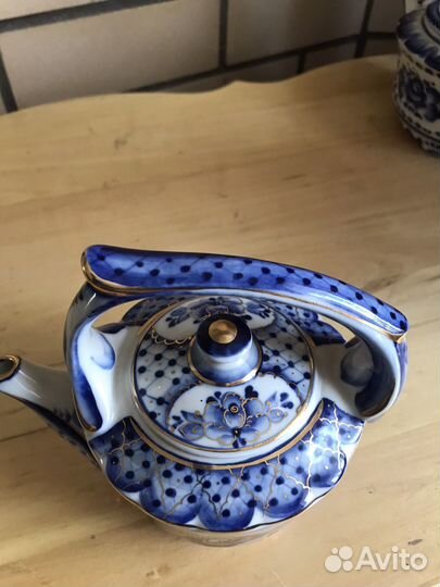 Чайники Гжель