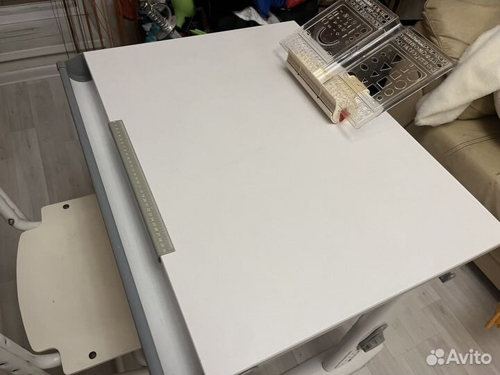 Растущая парта и стул дэми