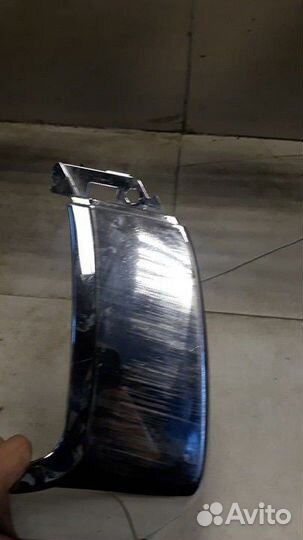 Накладка бампера переднего левая верхняя часть