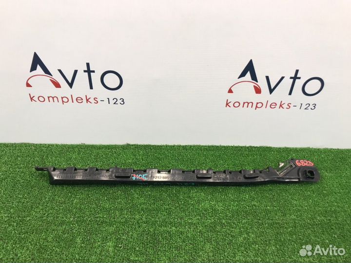 Кронштейн бампера задний правый Mercedes-Benz