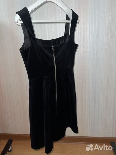 Маленькое черное платье