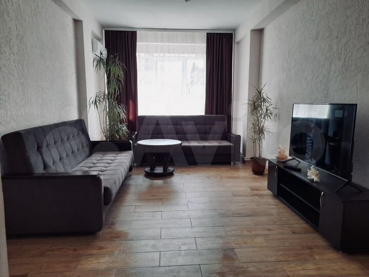 2-к. квартира, 56 м², 1/9 эт.