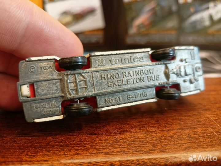 Hino rainbow skeleton BUS tomica 1/116