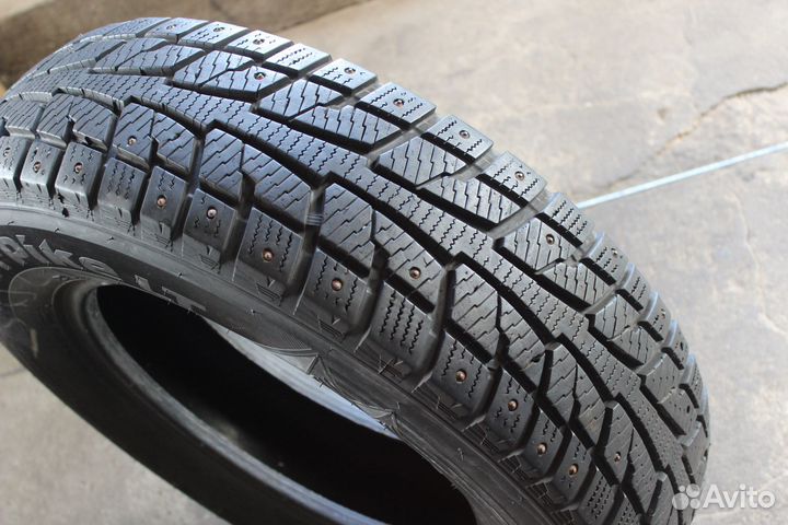 Hankook Winter I'Pike LT RW09 215/75 R16C 116R