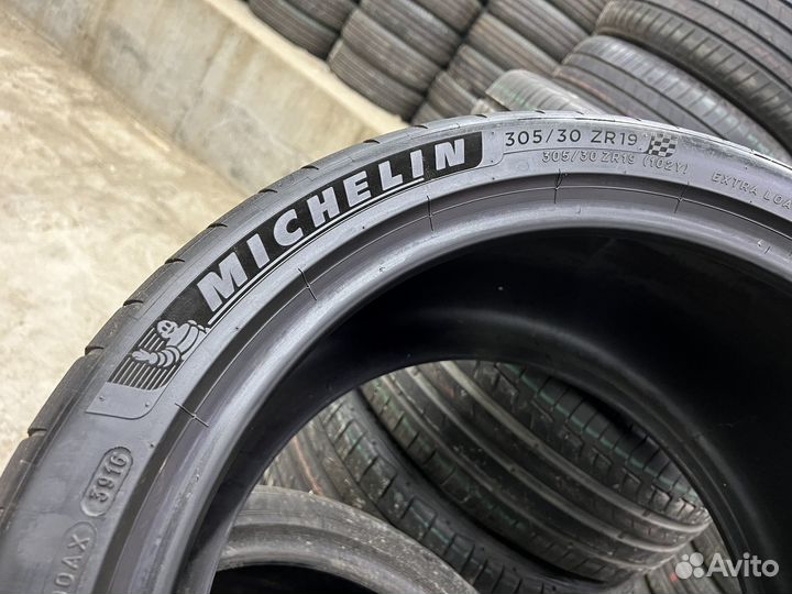 Michelin Pilot Sport 4 265/35 R19 и 305/30 R19