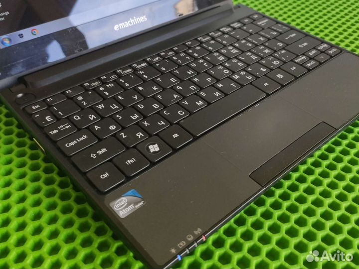 Нетбук eMachines Atom/2gb/ssd60
