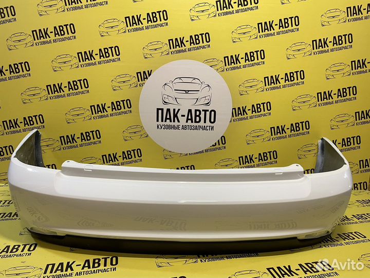 Бампер задний на LADA Priora 2 21704 белый (240)