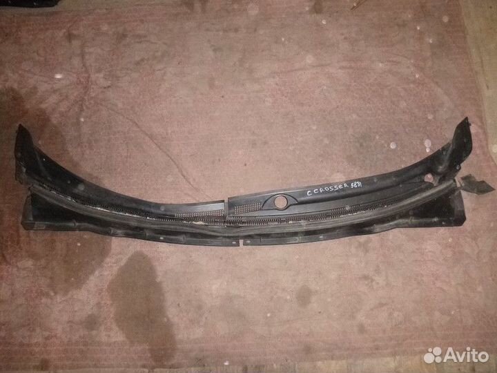 Жабо (решётка стеклоочистителя) citroen C-crosser