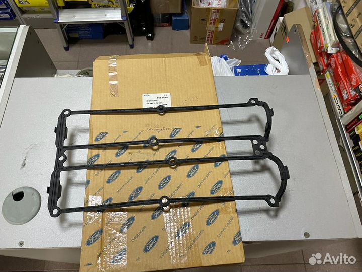 Прокладка клапанной крышки Ford 1 061 468