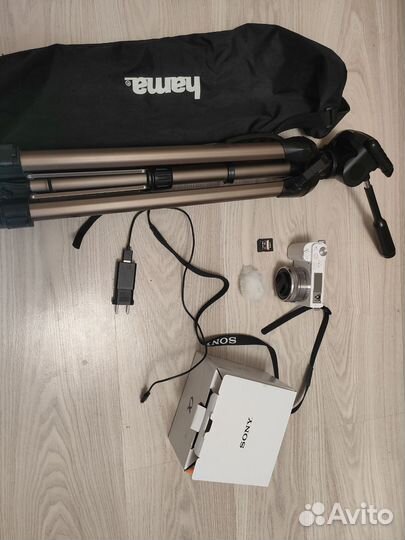 Sony zv e10 kit 16 50mm+ штатив+ флешки