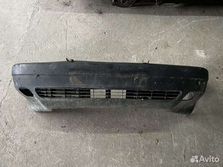 Передний бампер audi 80
