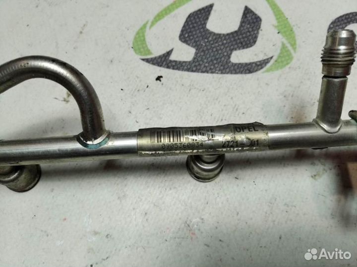 Рейка топливная рампа Opel Astra H