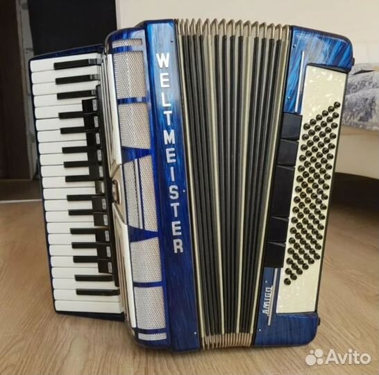 Итальянский аккордеон, редкая модель,красавец