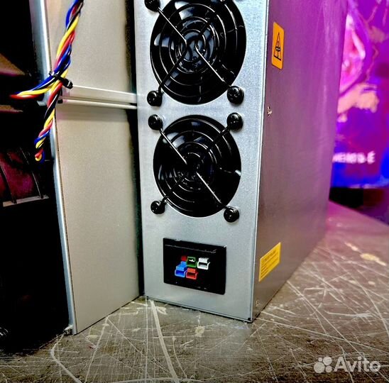 BitMain AntMiner T21 190 TH (Как новый)