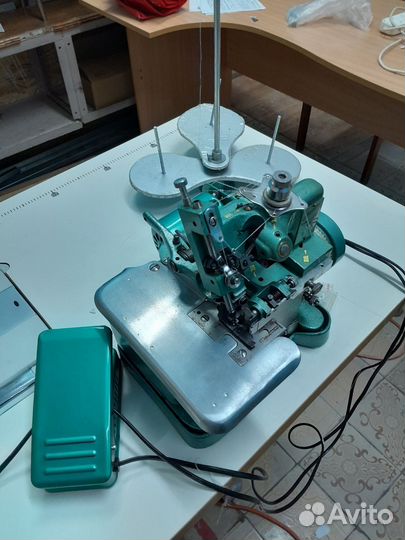 Оверлок настольный