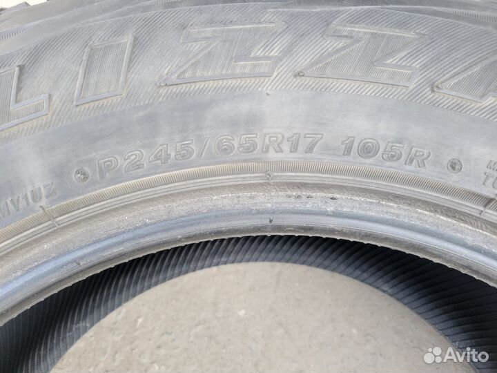 Bridgestone Blizzak Ice 245/65 R17 105